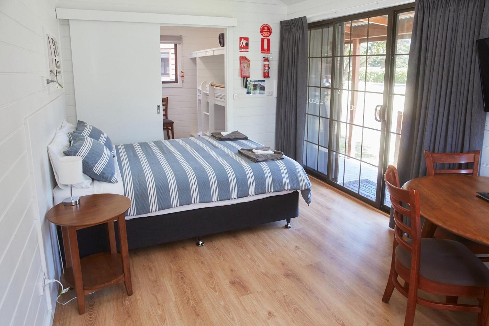 Surfside Holiday Park วอร์นามบูล ภายนอก รูปภาพ